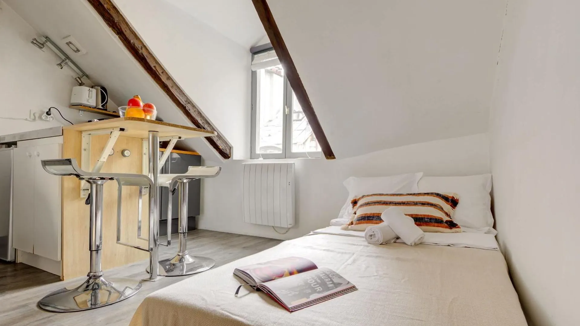 Bnbnova - Place Des Vosges & Le Marais Paris